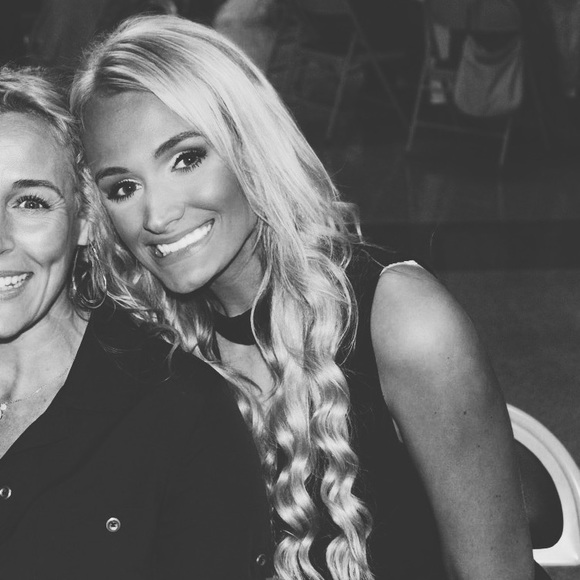 Meet your Posher, Madison - Picture 1 of 1